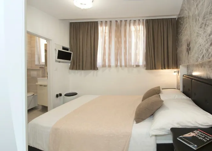 Apartment&room Lea Maison d'hôtes