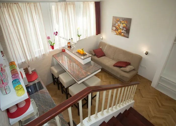 Apartment&room Lea 3*